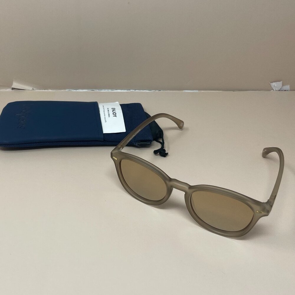 Le Specs | Bandwagon Sunglasses in Matte Stone & Copper Mirror